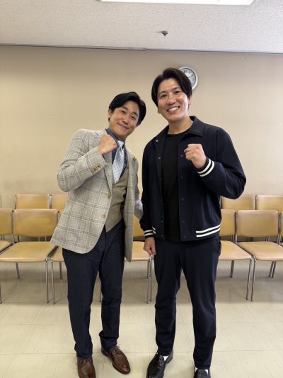 司会の二宮直輝アナウンサーと
